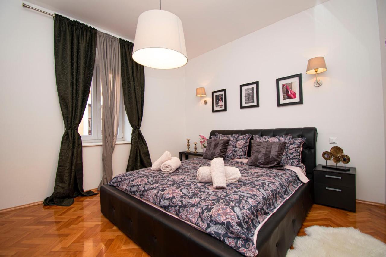 Nina Colosseum Appartement Pula Buitenkant foto