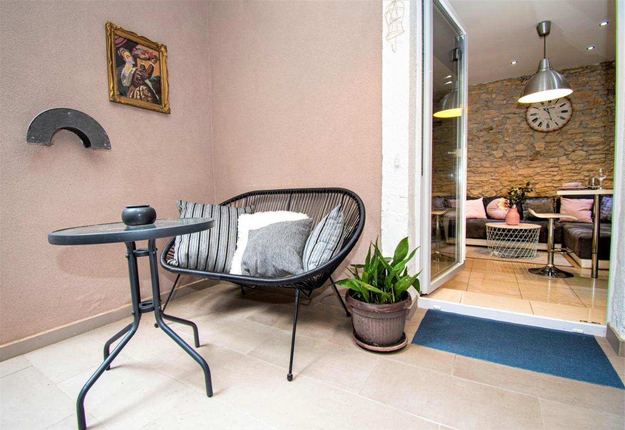 Nina Colosseum Appartement Pula Buitenkant foto